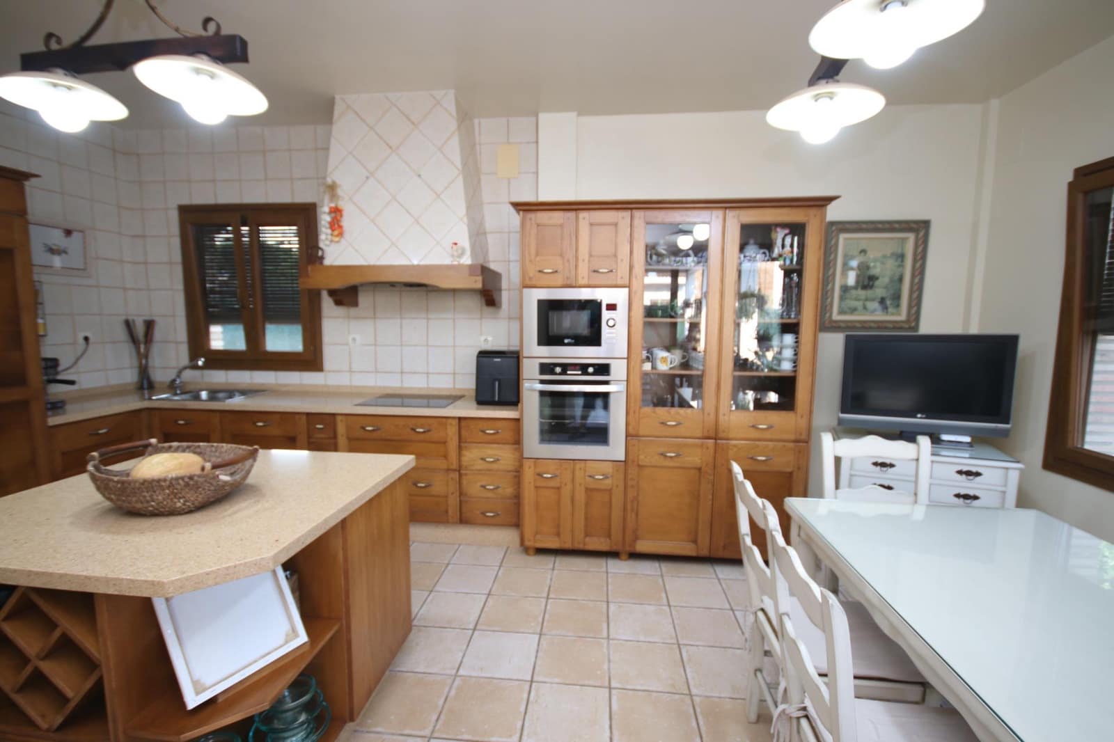 4 bedroom Villa for sale in Lepe with pool garage - € 480,000 (Ref: 9059489)