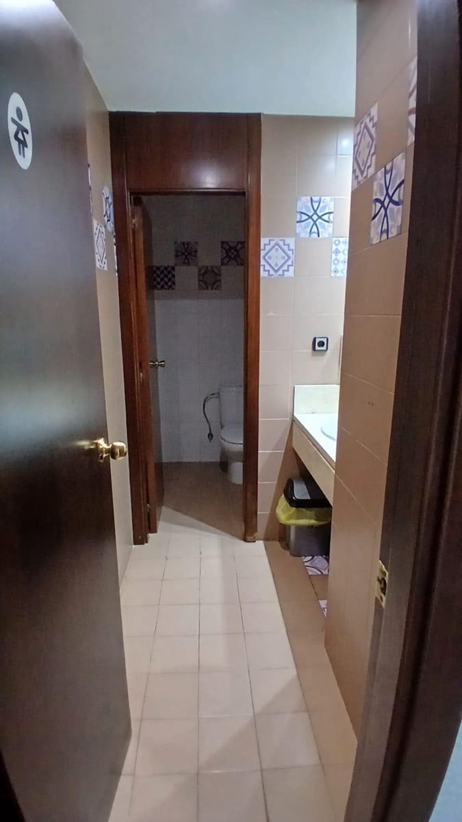 Kommersiell til salgs i Huelva by - € 180 000 (Ref: 9116249)