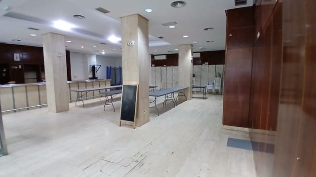 Commercial for sale in Huelva city - € 180,000 (Ref: 9116249)