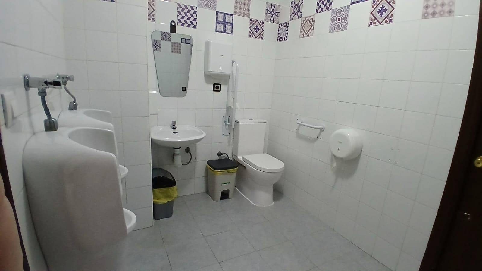 Komercyjne na sprzedaż w Miasto Huelva - 180 000 € (Ref: 9116249)