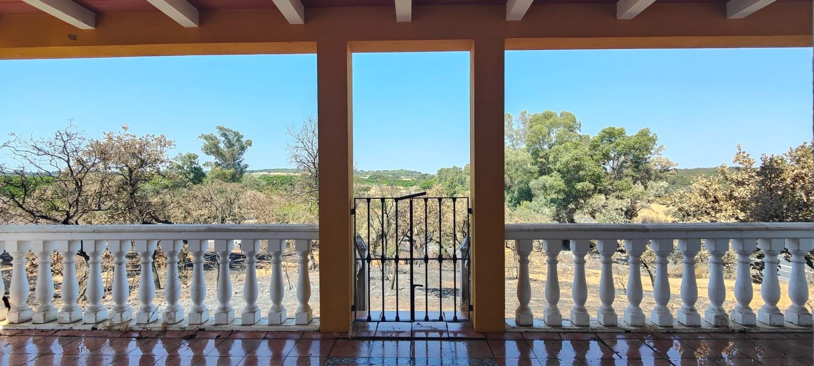 Finca/Casa Rural de 3 habitaciones en San Bartolomé de la Torre en venta - 200.000 € (Ref: 9185535)