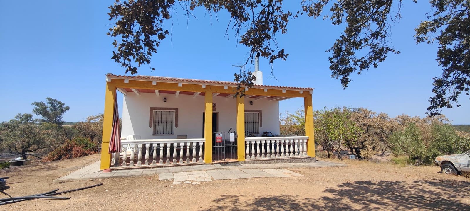 Finca/Casa Rural de 3 habitaciones en San Bartolomé de la Torre en venta - 200.000 € (Ref: 9185535)