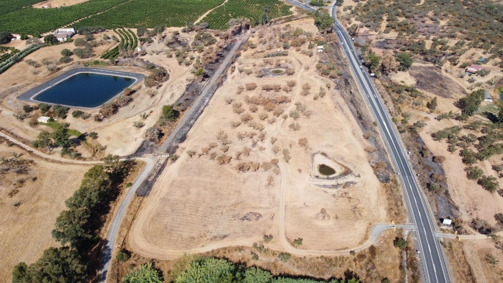 Finca/Casa Rural de 3 habitaciones en San Bartolomé de la Torre en venta - 200.000 € (Ref: 9185535)