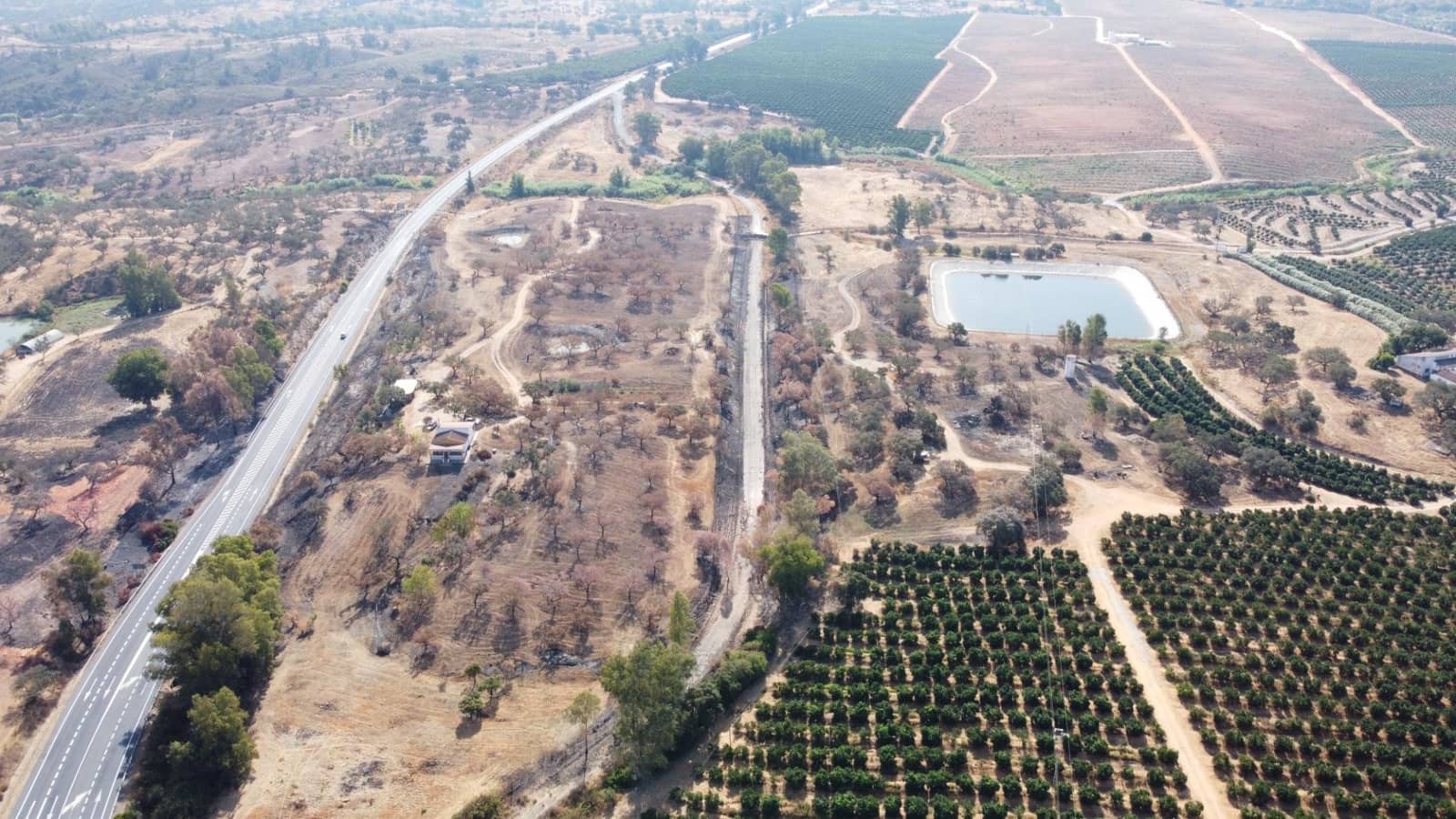 Finca/Casa Rural de 3 habitaciones en San Bartolomé de la Torre en venta - 200.000 € (Ref: 9185535)