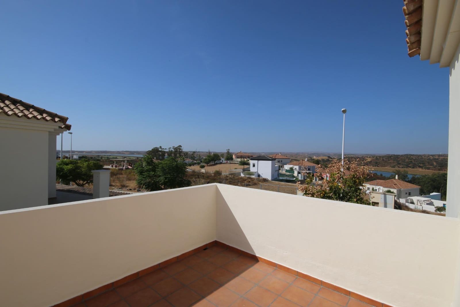 3 slaapkamer Rijtjeshuis te koop in Ayamonte met zwembad - € 239.000 (Ref: 9312970)