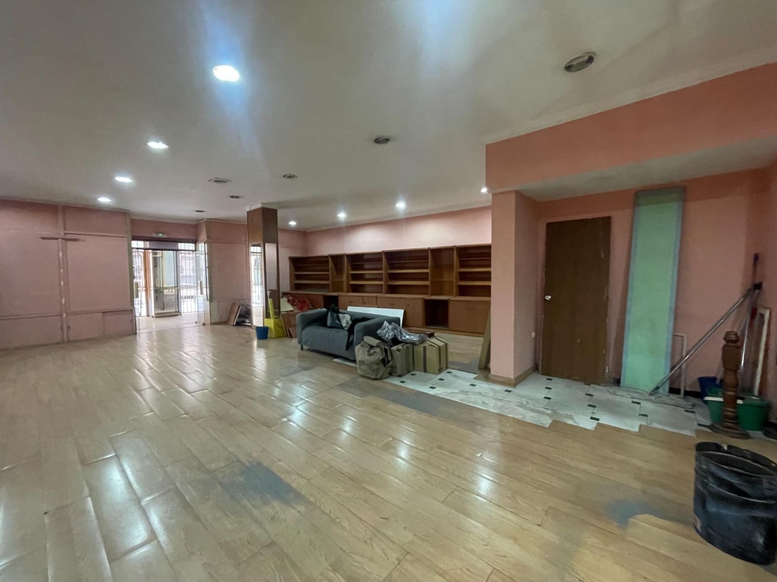 Commercial for sale in Huelva city - € 400,000 (Ref: 9347443)