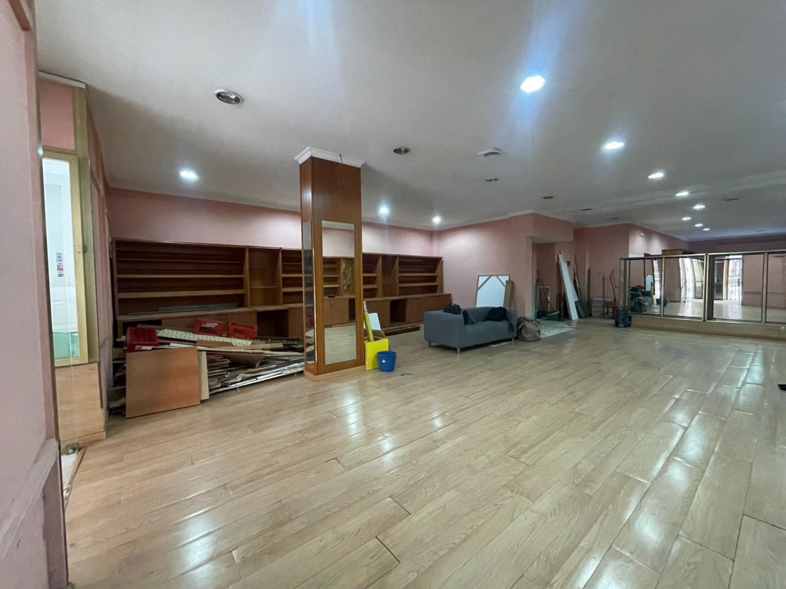 Commercial for sale in Huelva city - € 400,000 (Ref: 9347443)