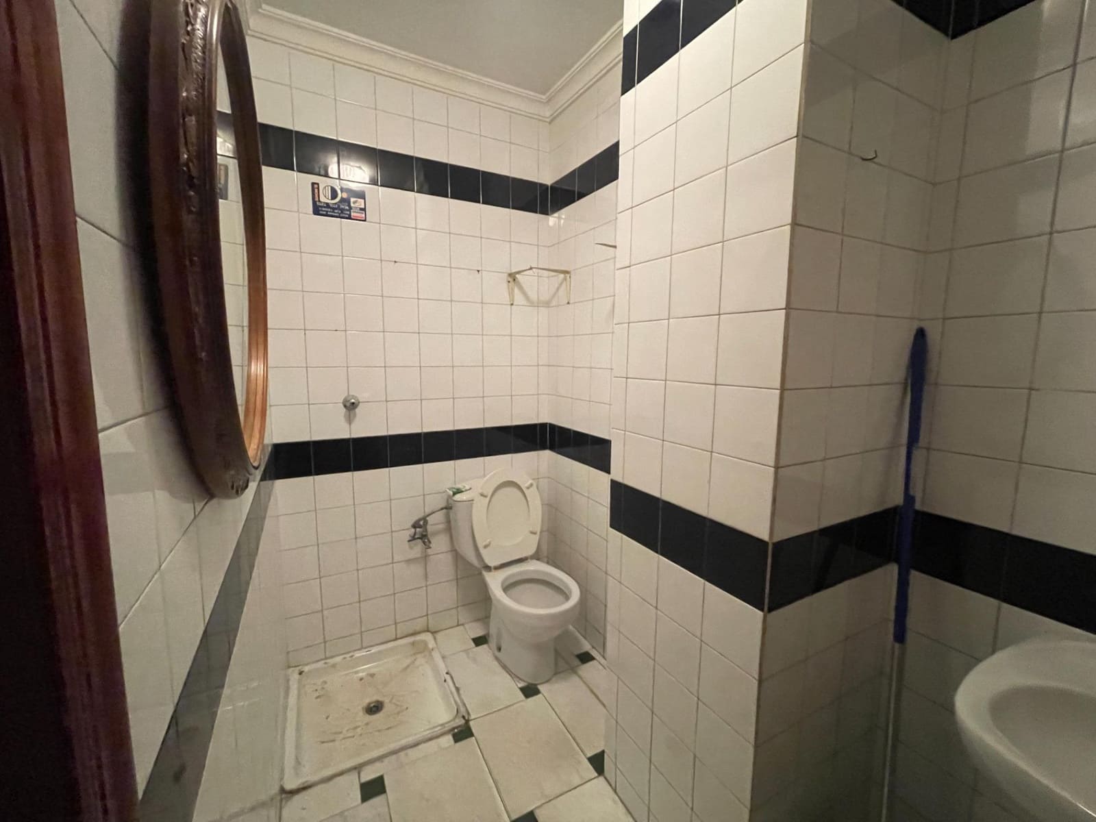 Commercial for sale in Huelva city - € 400,000 (Ref: 9347443)