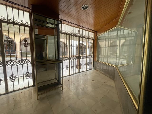 Commercial for sale in Huelva city - € 400,000 (Ref: 9347443)