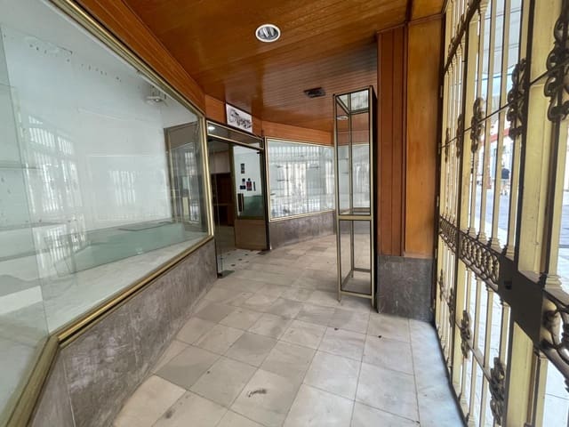 Commercial for sale in Huelva city - € 400,000 (Ref: 9347443)