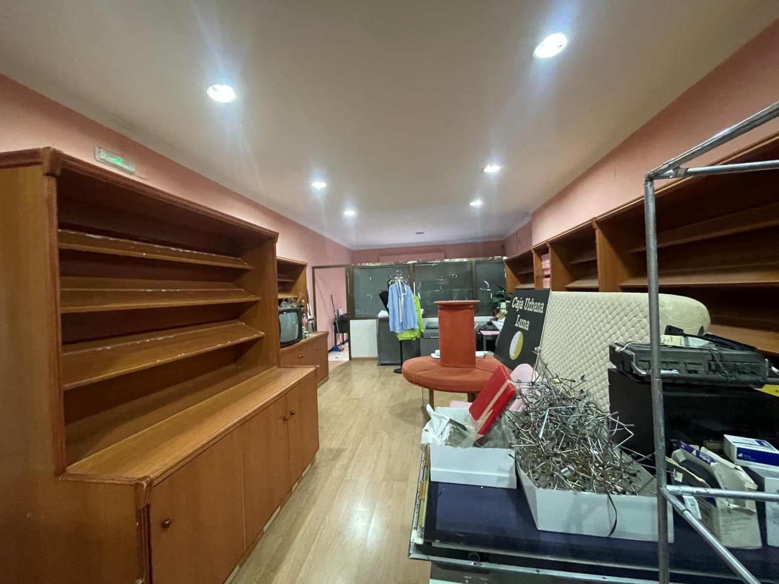 Commercial for sale in Huelva city - € 400,000 (Ref: 9347443)