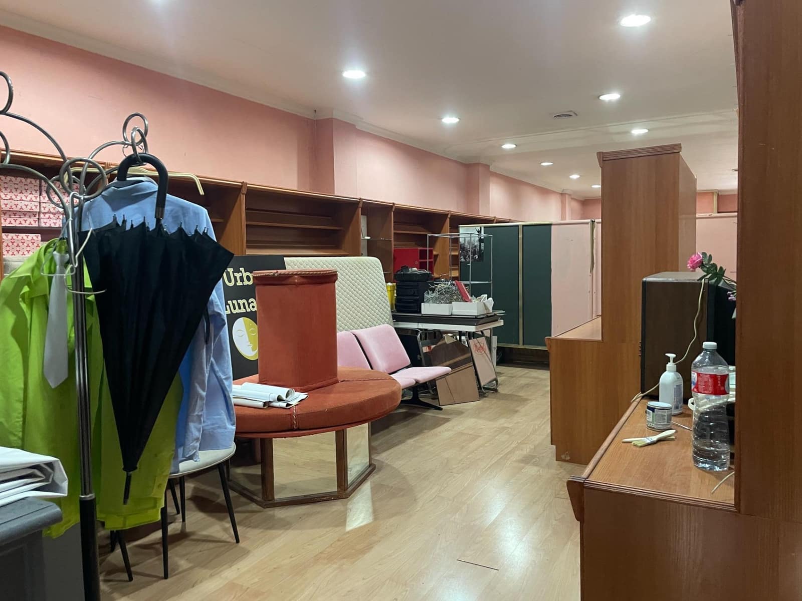 Commercial for sale in Huelva city - € 400,000 (Ref: 9347443)