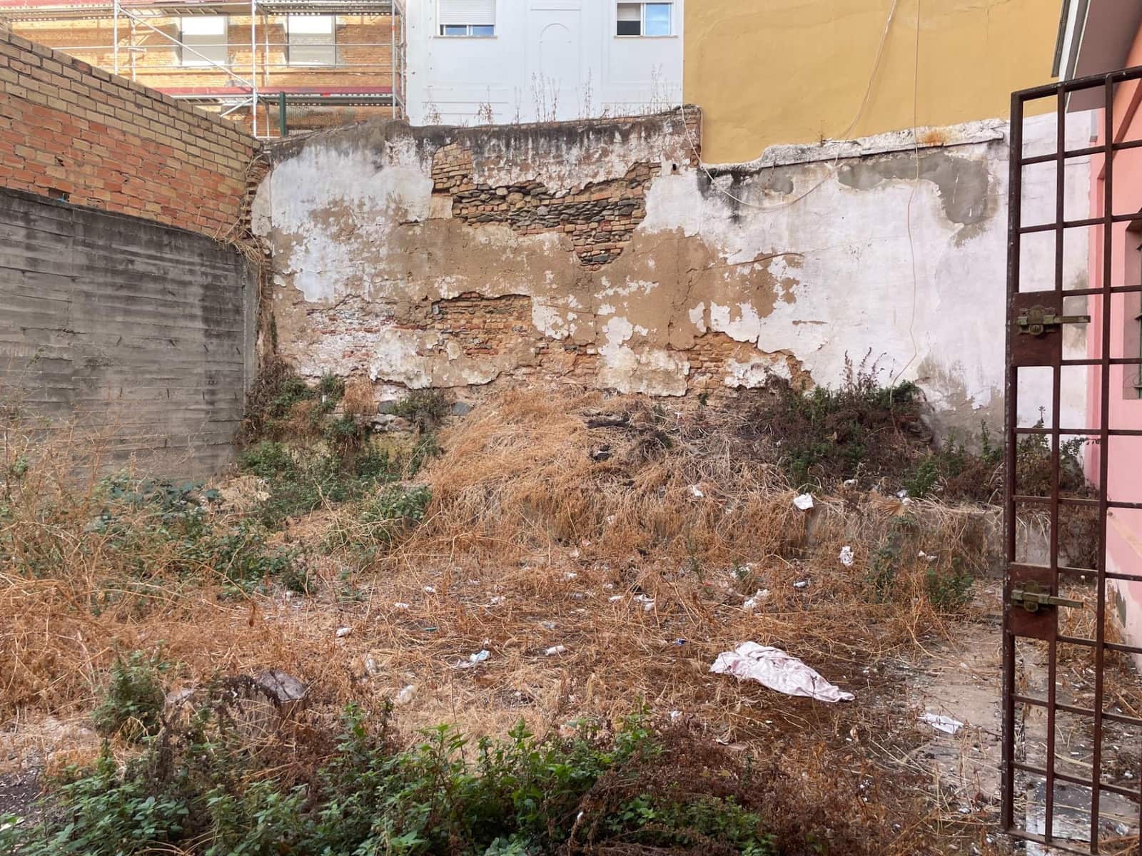 Commercial for sale in Huelva city - € 400,000 (Ref: 9347443)