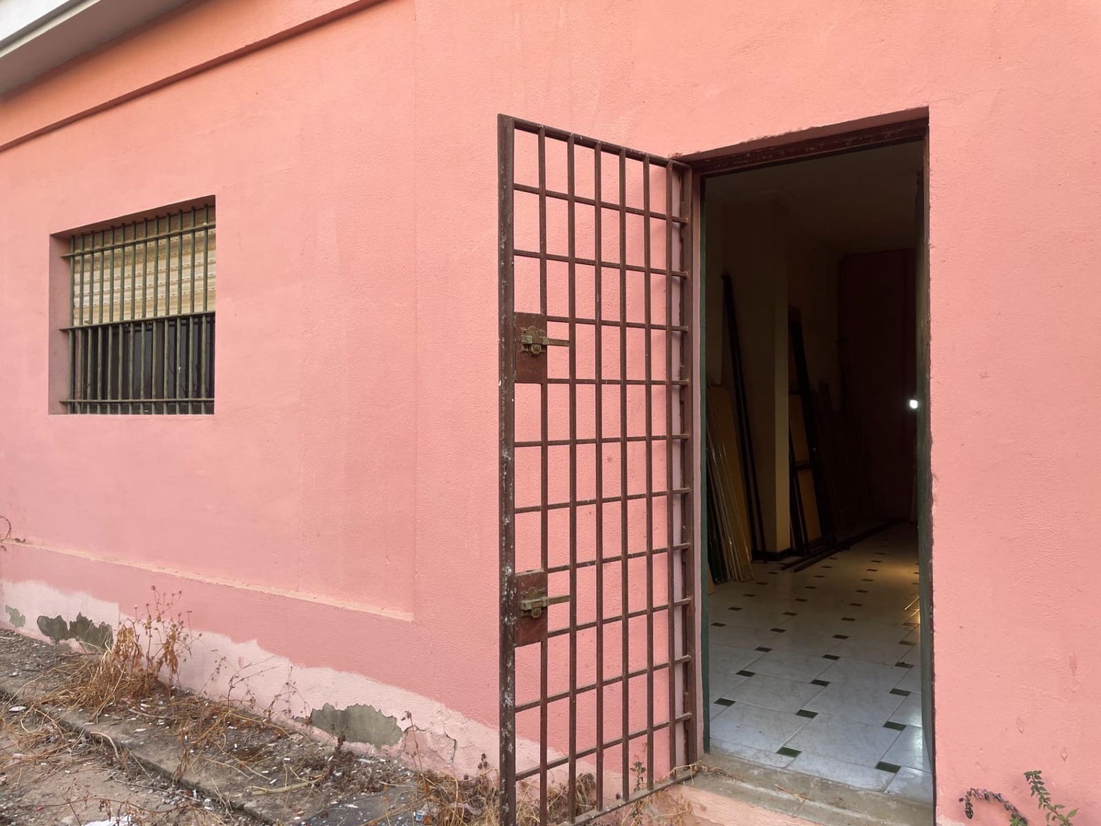 Commercieel te koop in Huelva stad - € 400.000 (Ref: 9347443)