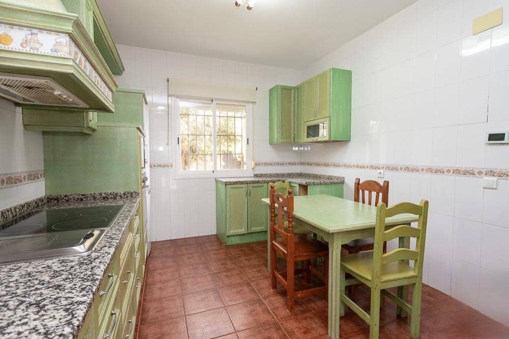 6 soverom Villa til salgs i Caceres by med svømmebasseng garasje - € 333 000 (Ref: 9367683)