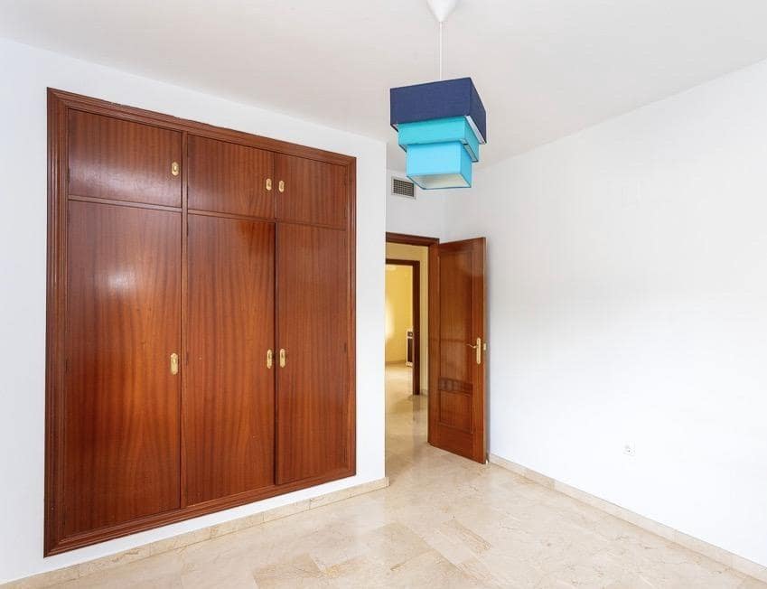 6 soverom Villa til salgs i Caceres by med svømmebasseng garasje - € 333 000 (Ref: 9367683)