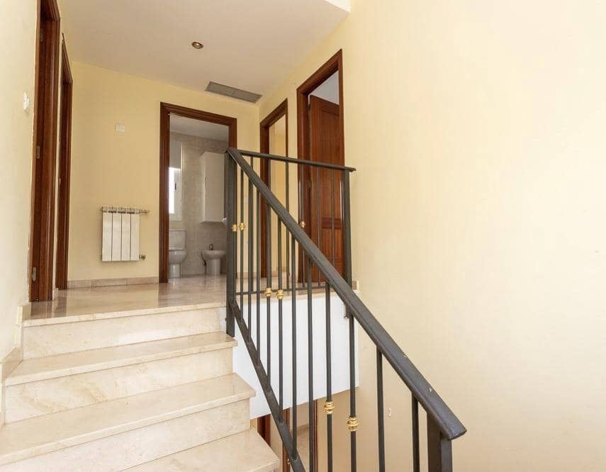 6 soverom Villa til salgs i Caceres by med svømmebasseng garasje - € 333 000 (Ref: 9367683)