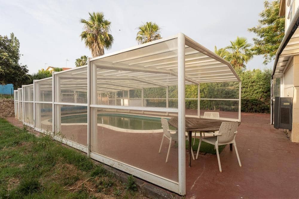 6 soverom Villa til salgs i Caceres by med svømmebasseng garasje - € 333 000 (Ref: 9367683)