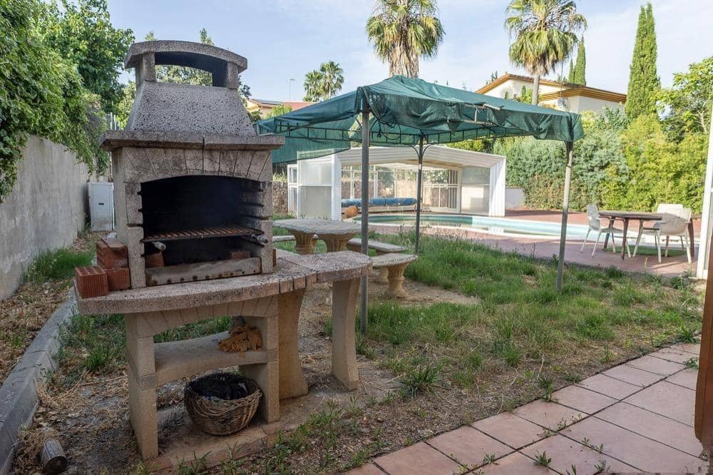 6 soverom Villa til salgs i Caceres by med svømmebasseng garasje - € 333 000 (Ref: 9367683)