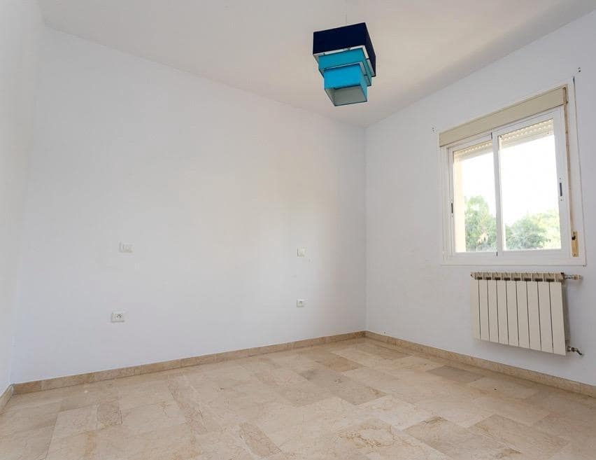 6 bedroom Villa for sale in Caceres city with pool garage - € 333,000 (Ref: 9367683)