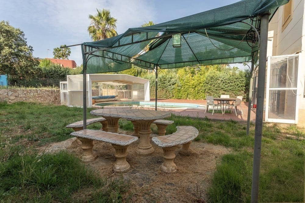 6 slaapkamer Villa te koop in Caceres stad met zwembad garage - € 340.000 (Ref: 9367683)