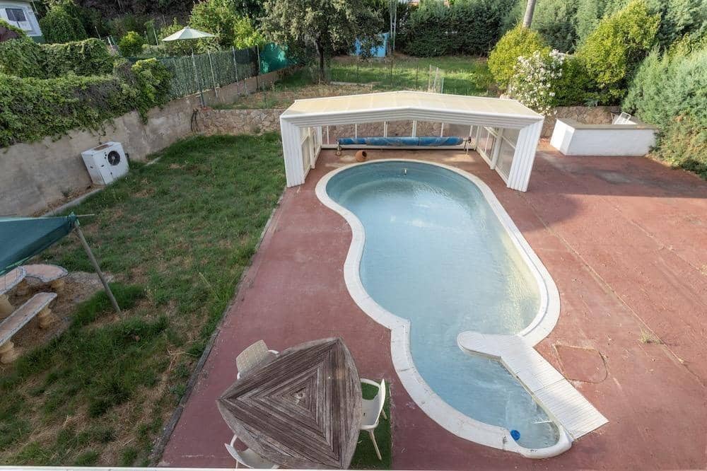 6 bedroom Villa for sale in Caceres city with pool garage - € 340,000 (Ref: 9367683)