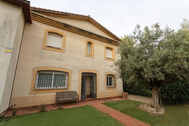 6 sovrum Villa till salu i Cáceres stad med pool garage - 350 000 € (Ref: 9367683)