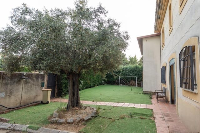 6 sovrum Villa till salu i Cáceres stad med pool garage - 350 000 € (Ref: 9367683)