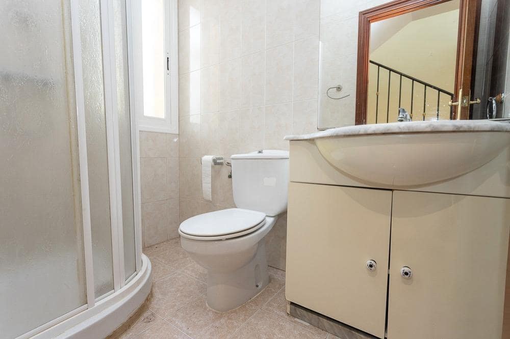 6 bedroom Villa for sale in Caceres city with pool garage - € 350,000 (Ref: 9367683)