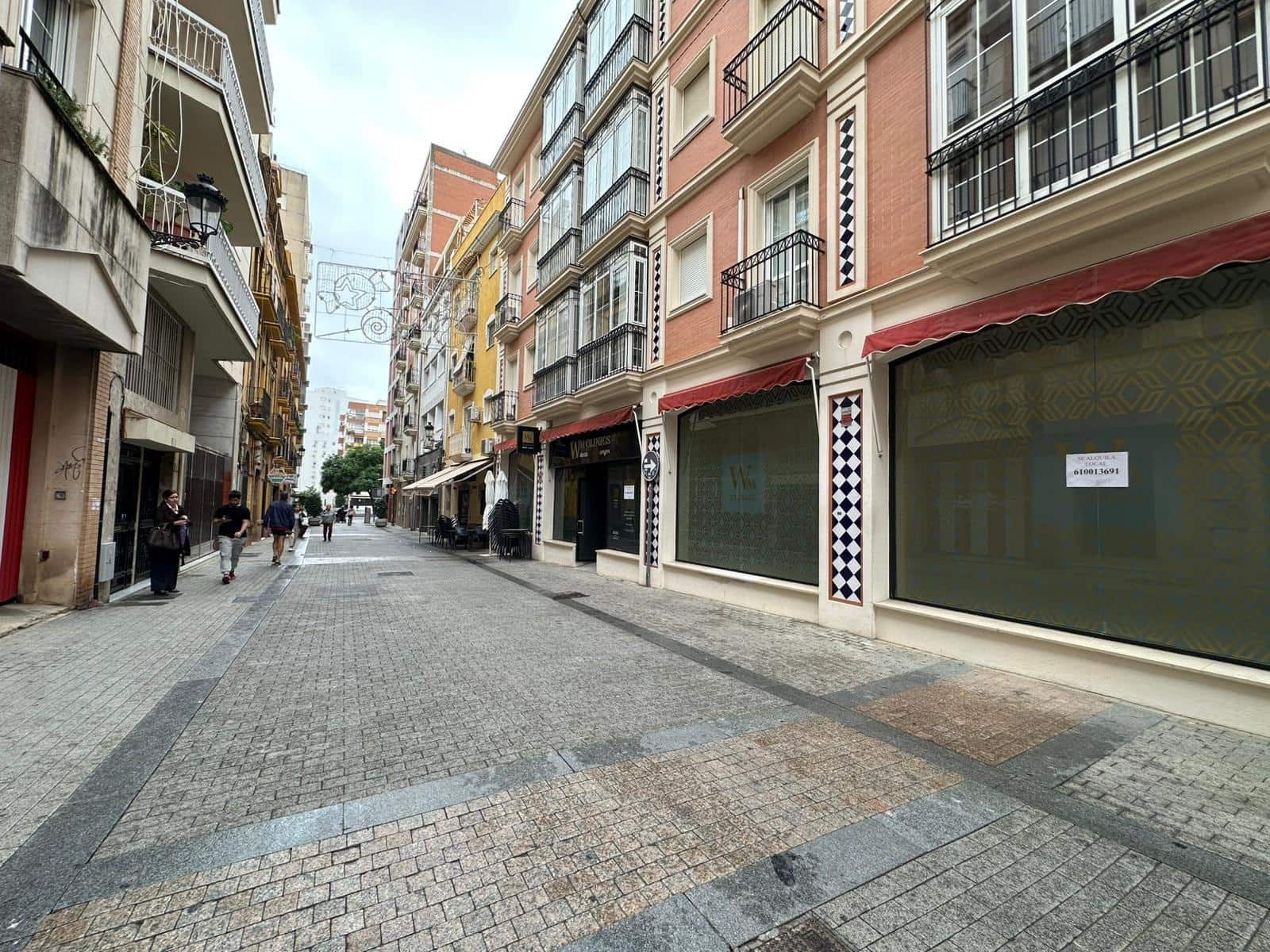 17 bedroom Commercial for rent in Huelva city - € 3,500 (Ref: 9379144)
