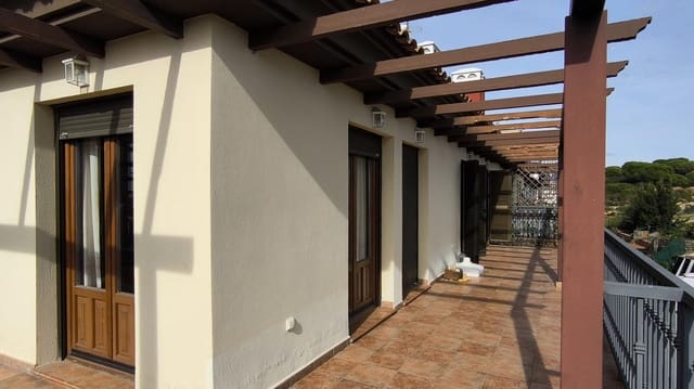 2 bedroom Apartment for sale in Ayamonte with pool - € 170,000 (Ref: 9449418)