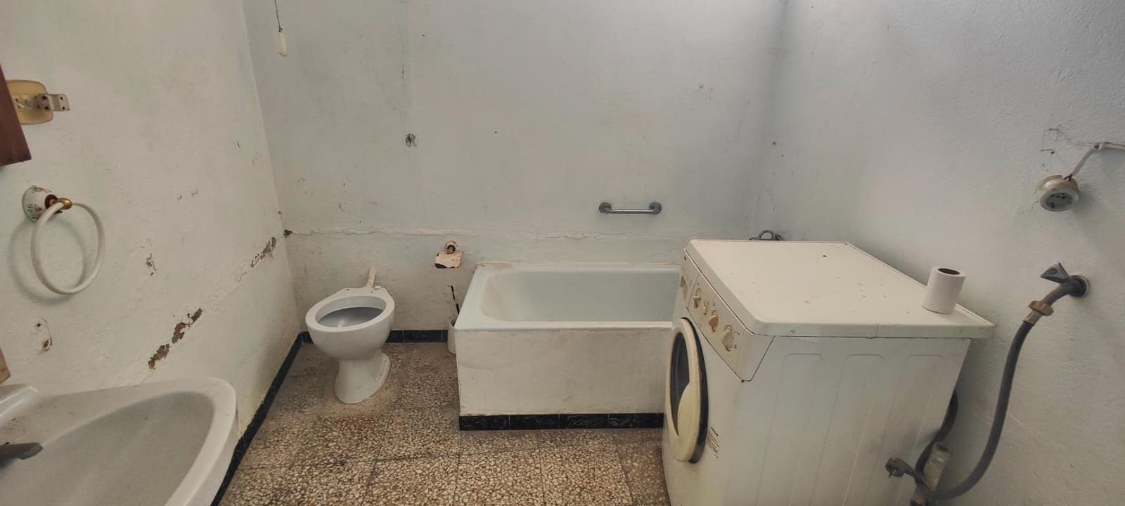 4 bedroom Finca/Country House for sale in Villanueva de los Castillejos - € 195,000 (Ref: 9452243)