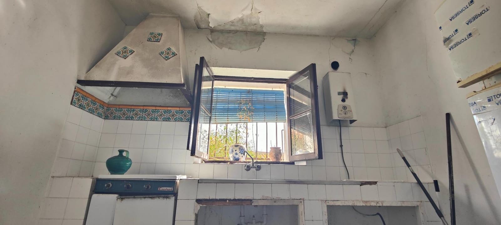 4 bedroom Finca/Country House for sale in Villanueva de los Castillejos - € 185,000 (Ref: 9452243)