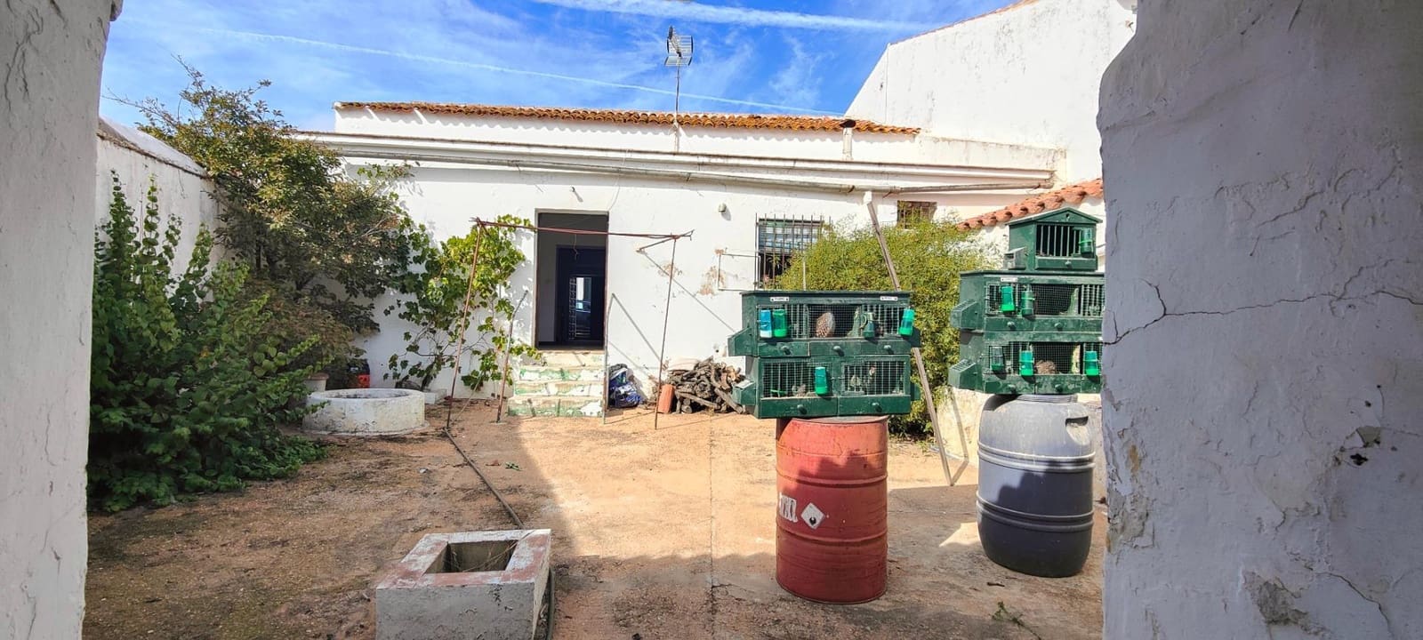 4 bedroom Finca/Country House for sale in Villanueva de los Castillejos - € 185,000 (Ref: 9452243)