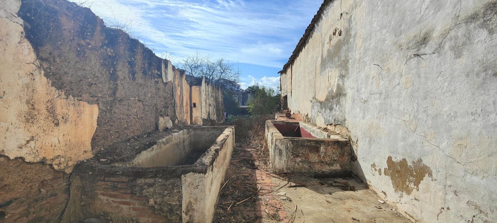 4 bedroom Finca/Country House for sale in Villanueva de los Castillejos - € 185,000 (Ref: 9452243)