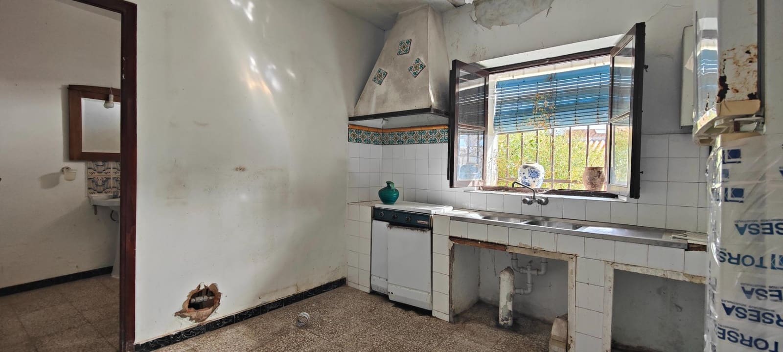 4 bedroom Finca/Country House for sale in Villanueva de los Castillejos - € 185,000 (Ref: 9452243)