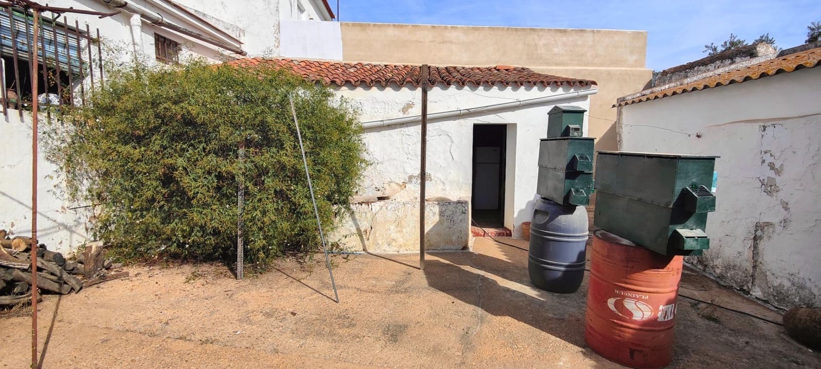 4 bedroom Finca/Country House for sale in Villanueva de los Castillejos - € 185,000 (Ref: 9452243)