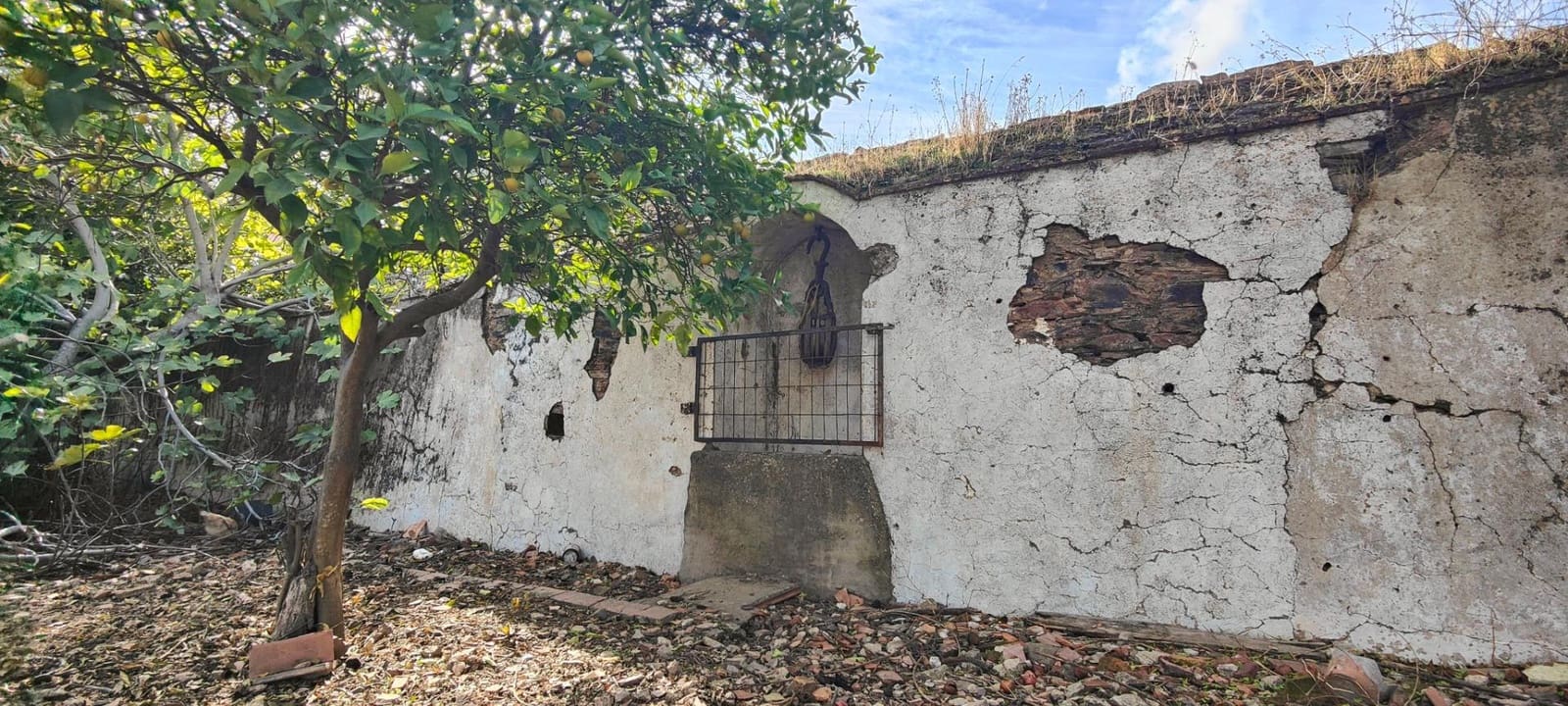 4 bedroom Finca/Country House for sale in Villanueva de los Castillejos - € 185,000 (Ref: 9452243)