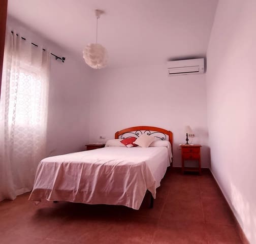 Finca/Casa Rural de 4 habitaciones en Gibraleón en venta - 170.000 € (Ref: 9666671)