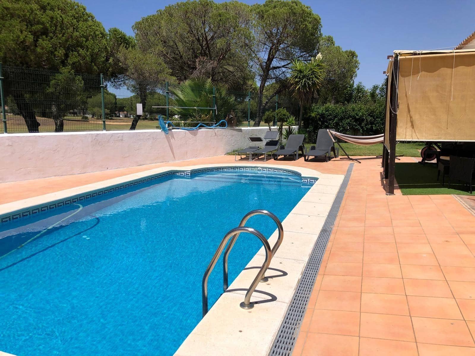 4 Zimmer Villa zu verkaufen in Nuevo Portil mit Pool - 542.700 € (Ref: 9806565)