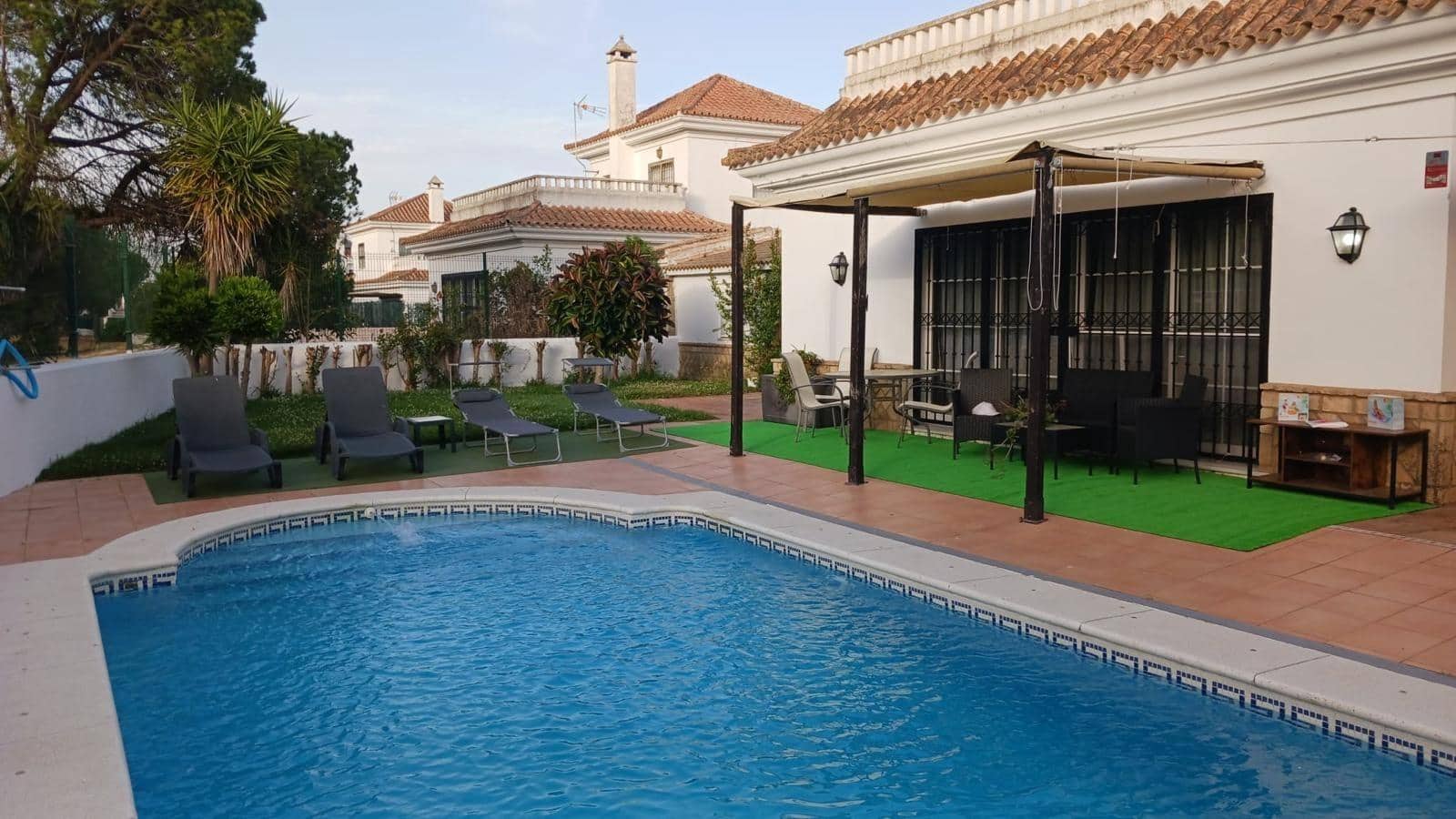4 Zimmer Villa zu verkaufen in Nuevo Portil mit Pool - 542.700 € (Ref: 9806565)