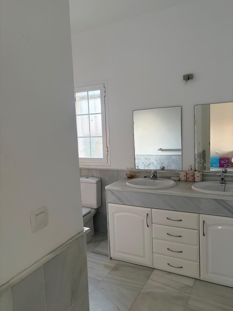 4 Zimmer Villa zu verkaufen in Nuevo Portil mit Pool - 542.700 € (Ref: 9806565)