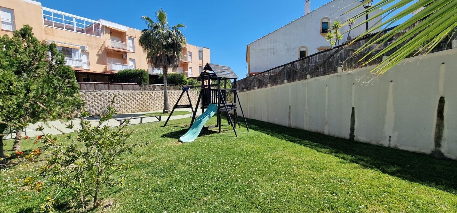 2 bedroom Terraced Villa for sale in Isla Cristina with pool garage - € 210,000 (Ref: 9825378)