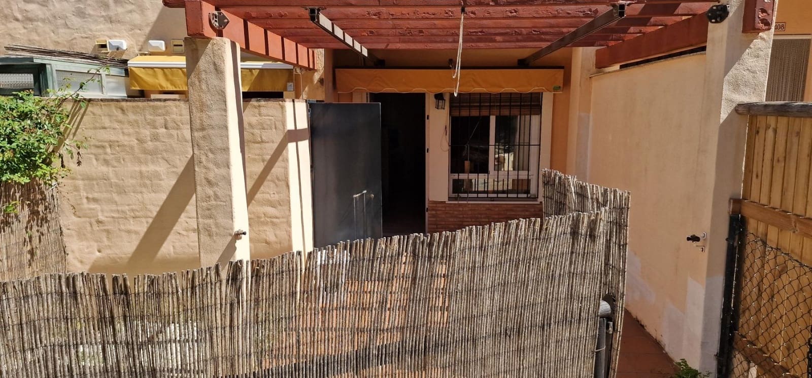 2 bedroom Terraced Villa for sale in Isla Cristina with pool garage - € 210,000 (Ref: 9825378)