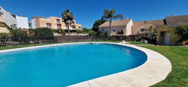 Adosado de 2 habitaciones en Isla Cristina en venta con piscina garaje - 210.000 € (Ref: 9825378)