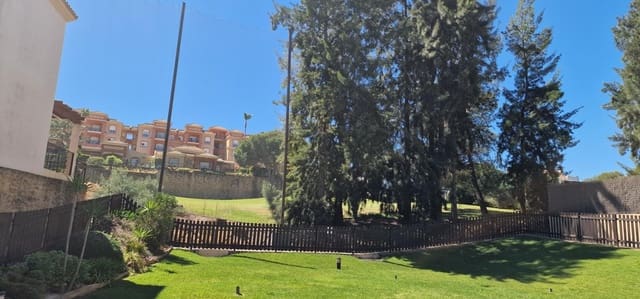 Adosado de 2 habitaciones en Isla Cristina en venta con piscina garaje - 210.000 € (Ref: 9825378)