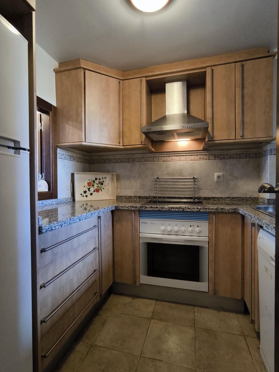 Appartement de 2 chambres à louer à Isla Canela avec piscine garage - 950 € (Ref: 9831636)