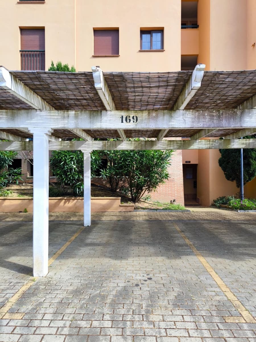 Appartement de 2 chambres à louer à Isla Canela avec piscine garage - 950 € (Ref: 9831636)