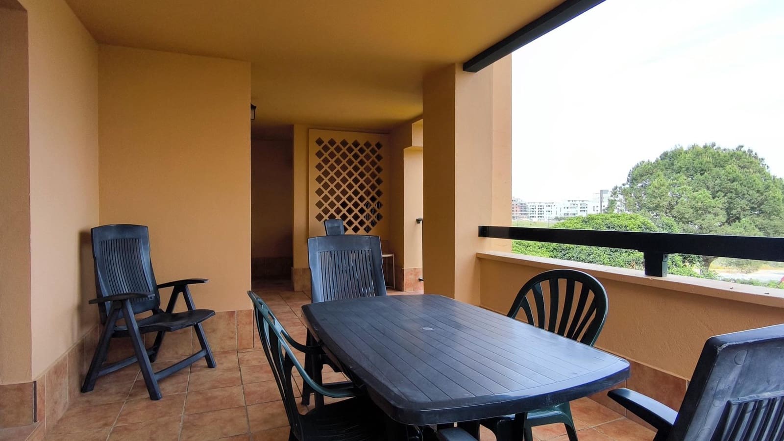 Appartement de 2 chambres à louer à Isla Canela avec piscine garage - 950 € (Ref: 9831636)
