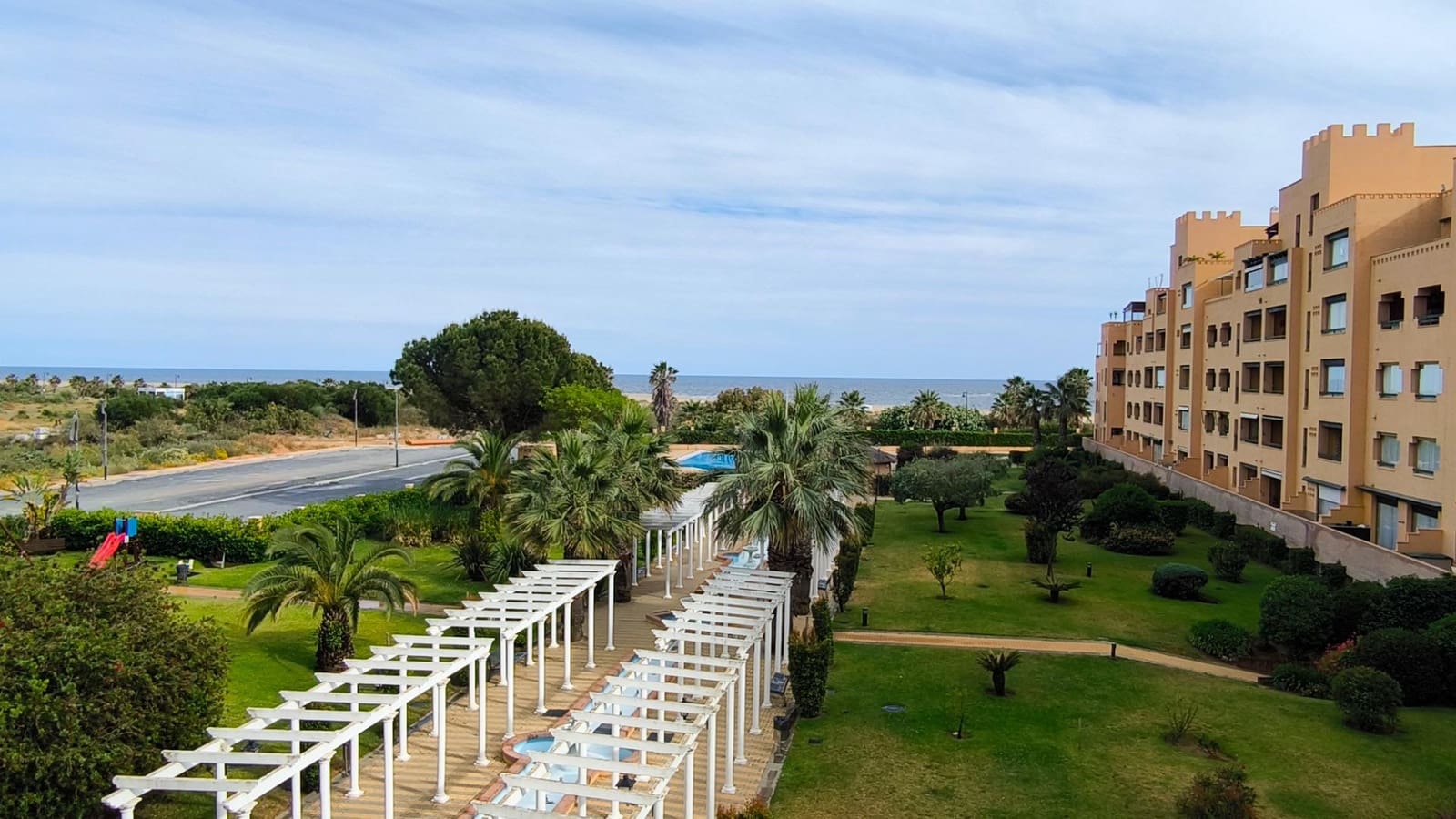 Appartement de 2 chambres à louer à Isla Canela avec piscine garage - 950 € (Ref: 9831636)